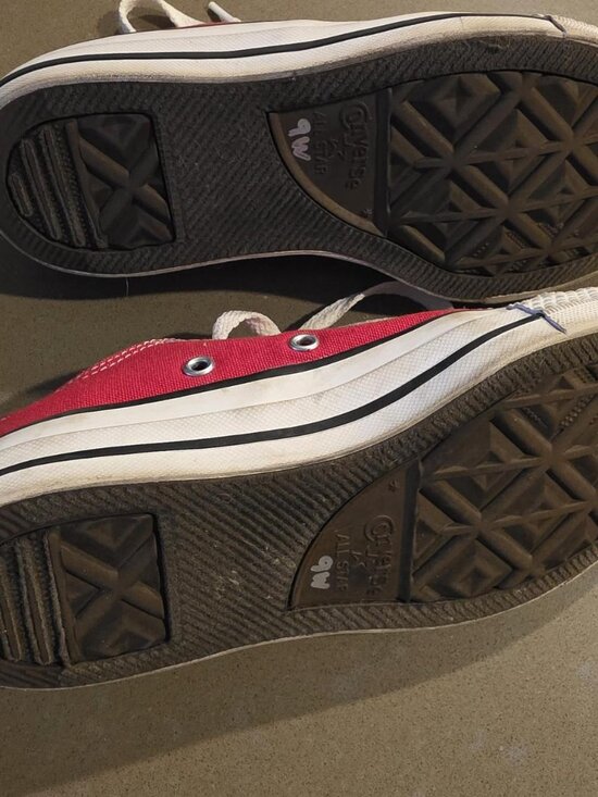 Converse - Picture 2 of 2